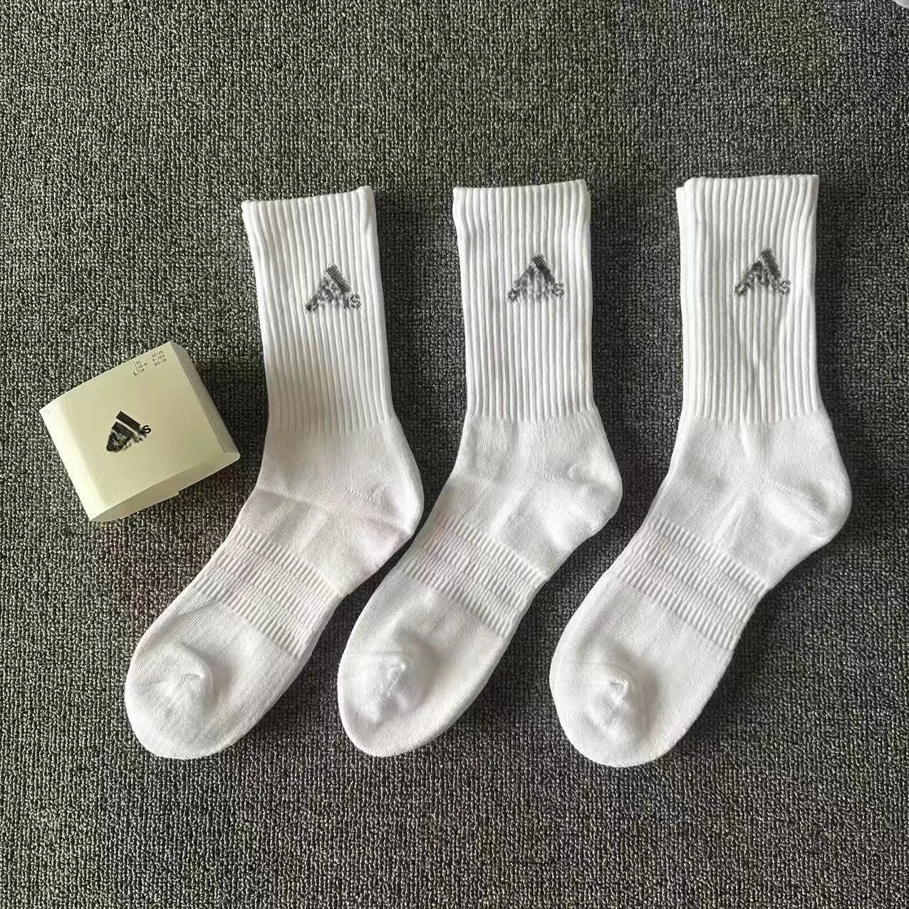 白色黑标一打三双