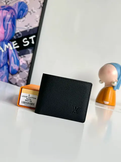Louis Vuitton Black Leather Wallet M83128