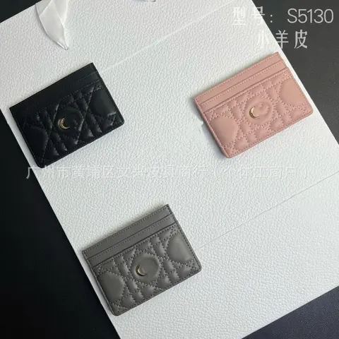 Women's Genuine Leather Minimalist Diamond-Quilted Card Wallet