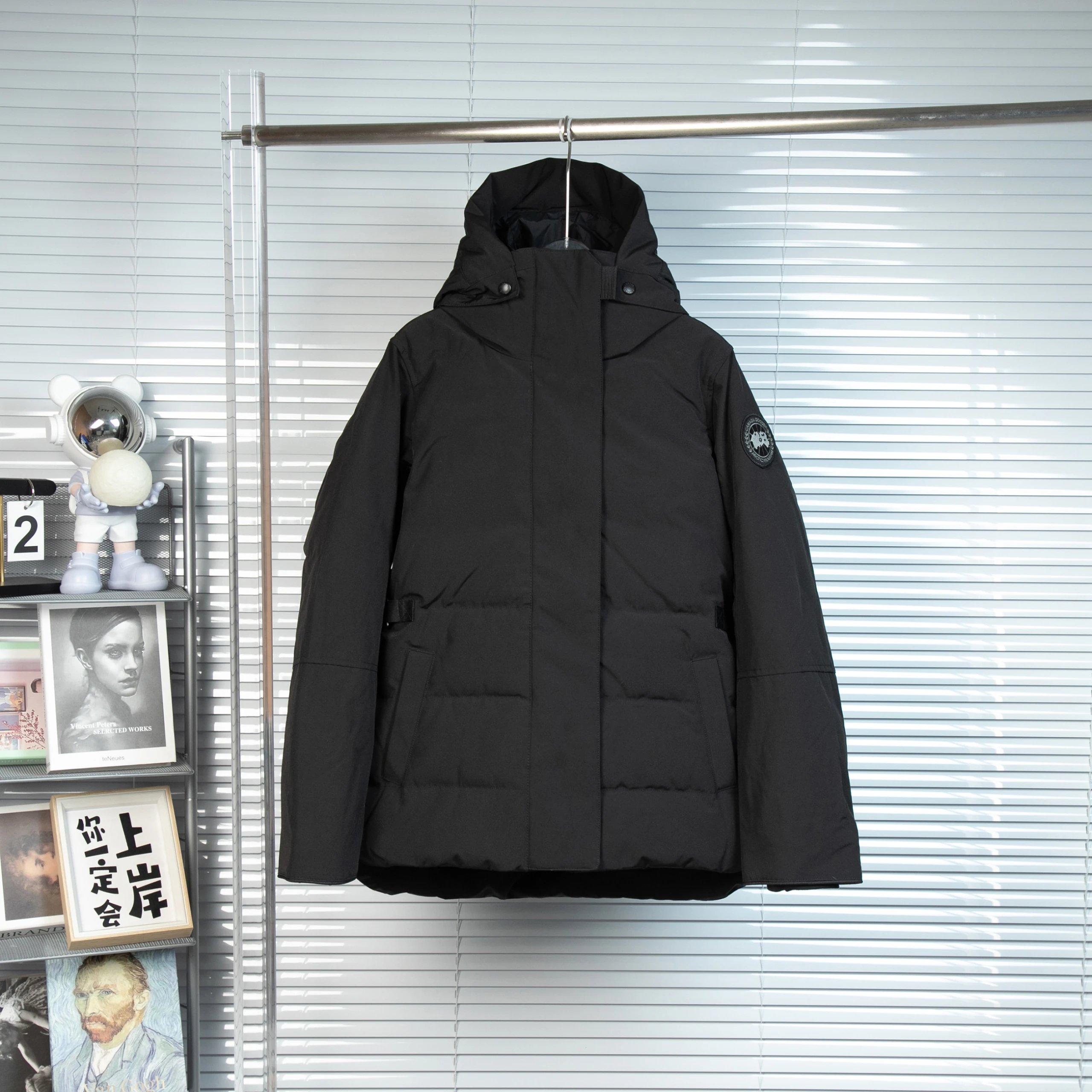 黑色 Black