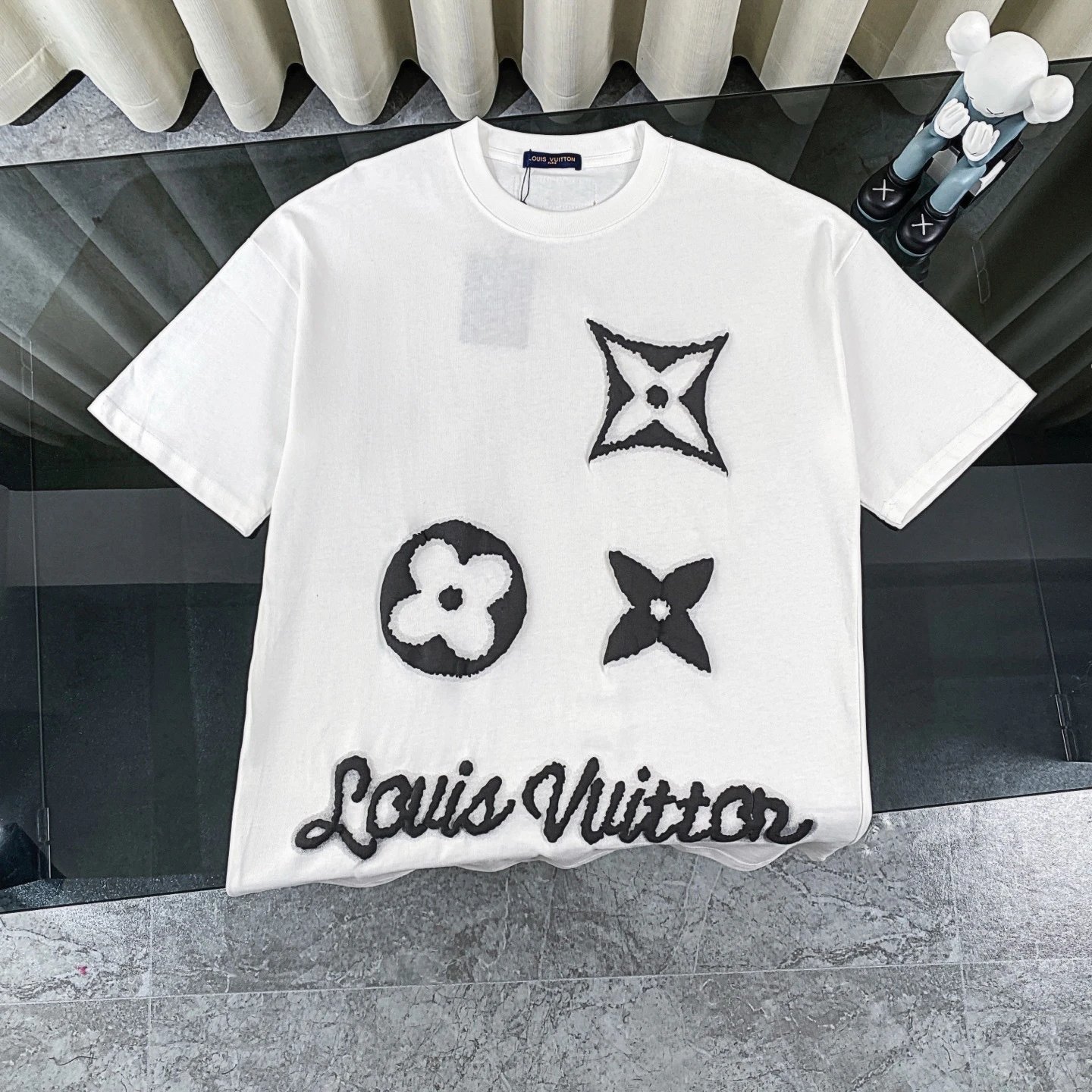 2L*OUIS  V*UITTON