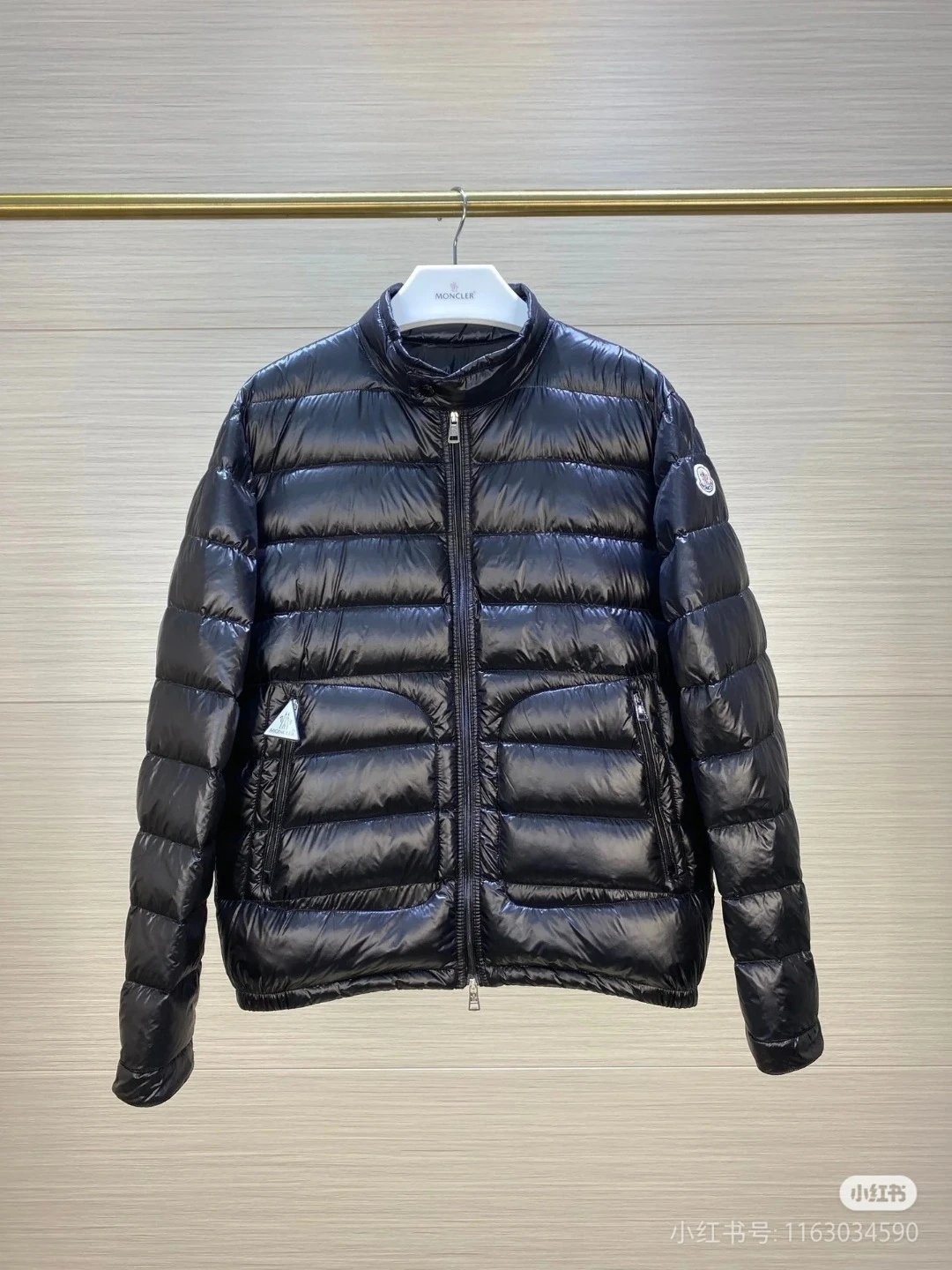 黑色 Black