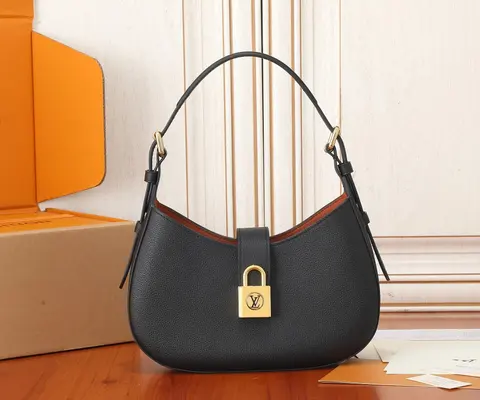 Louis Vuitton M45271 Black Leather Hobo Bag
