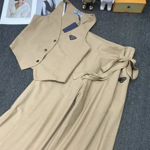 Beige Two-Piece Set with Sleeveless Blazer and Wide-Leg Pants