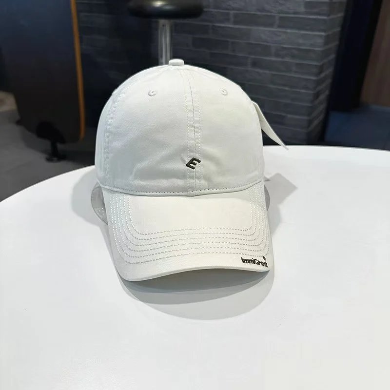 小E米白