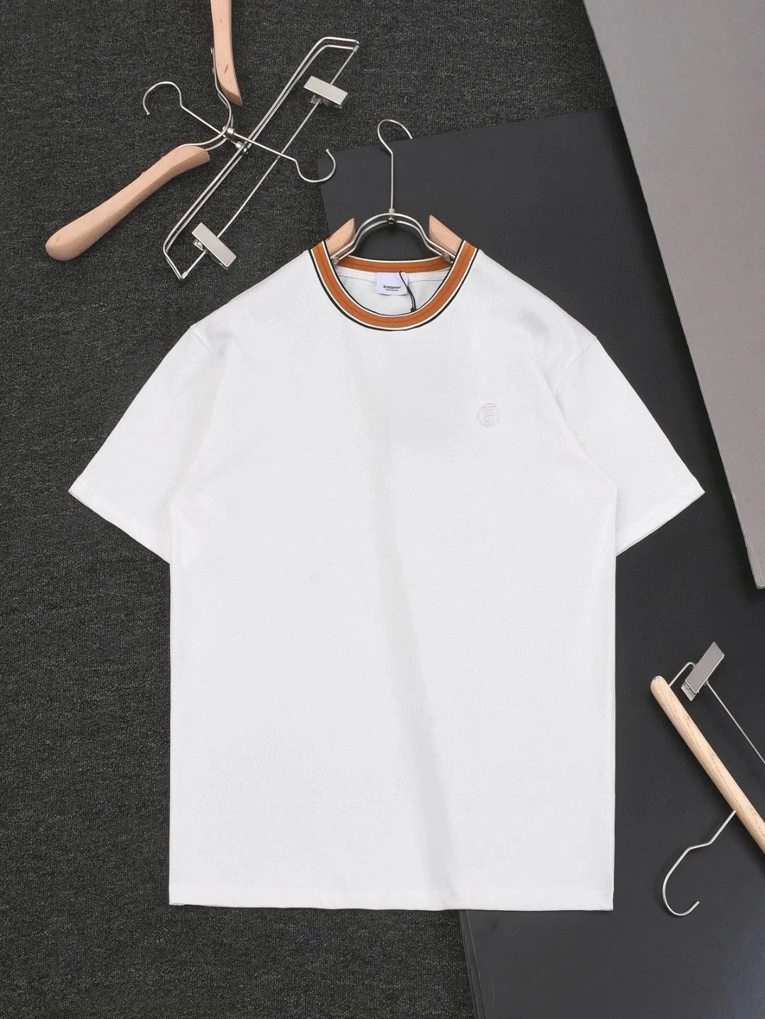 白色white
