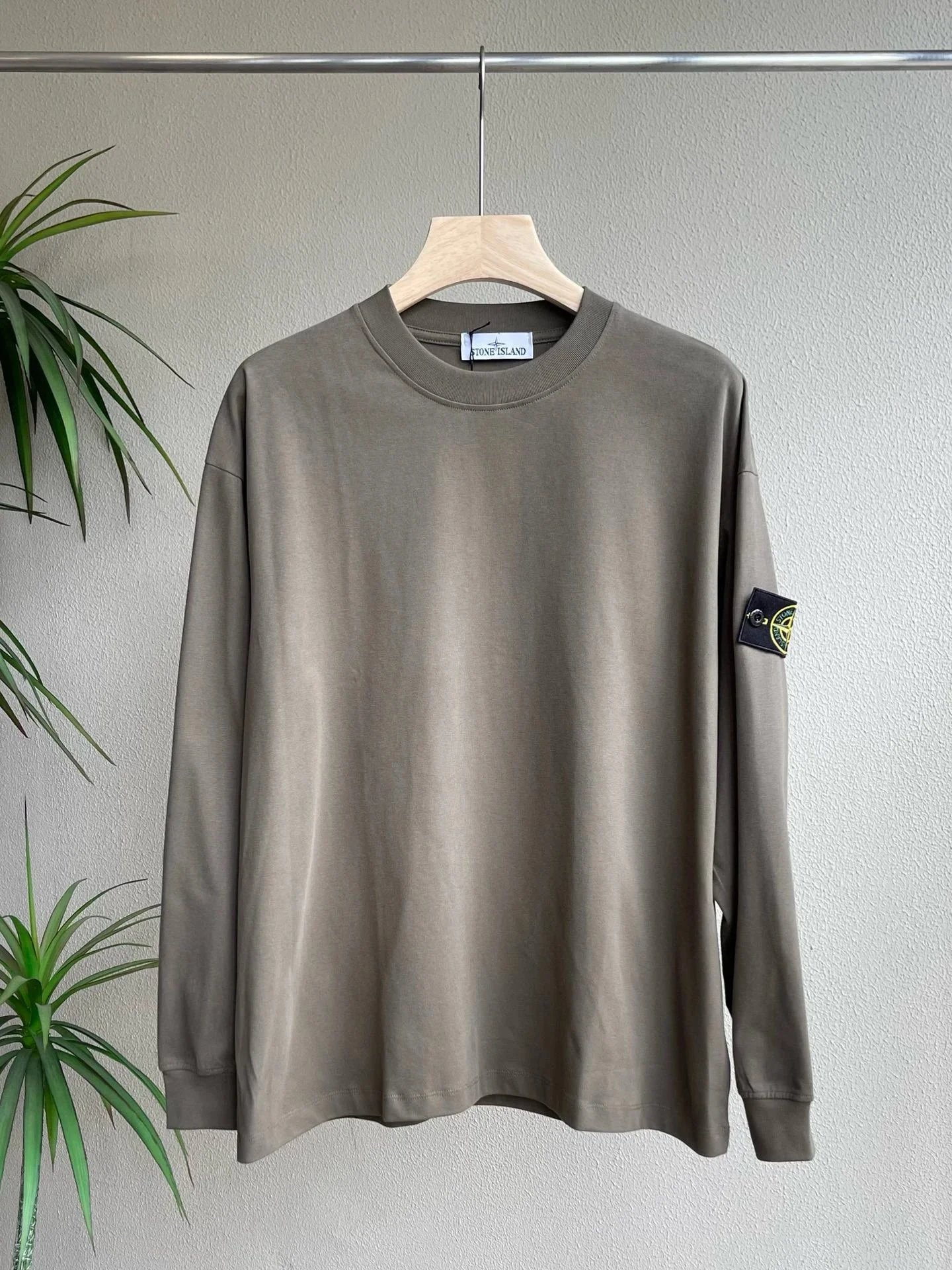 橄榄绿Olive green