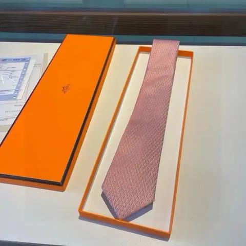Hermès Pink Patterned Silk Tie