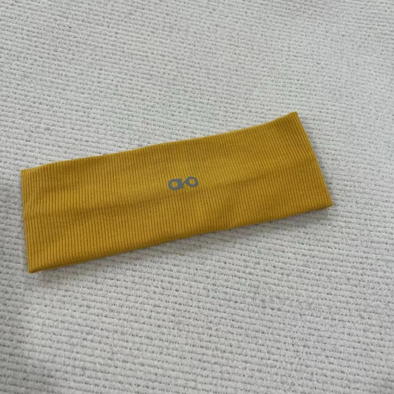 黄色