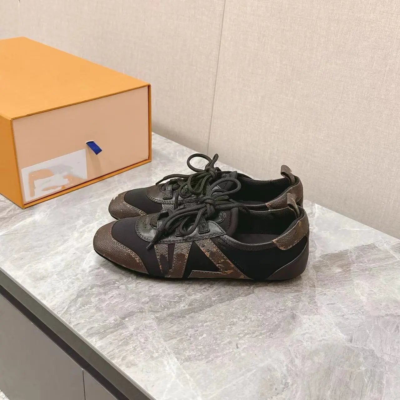 黑色老花