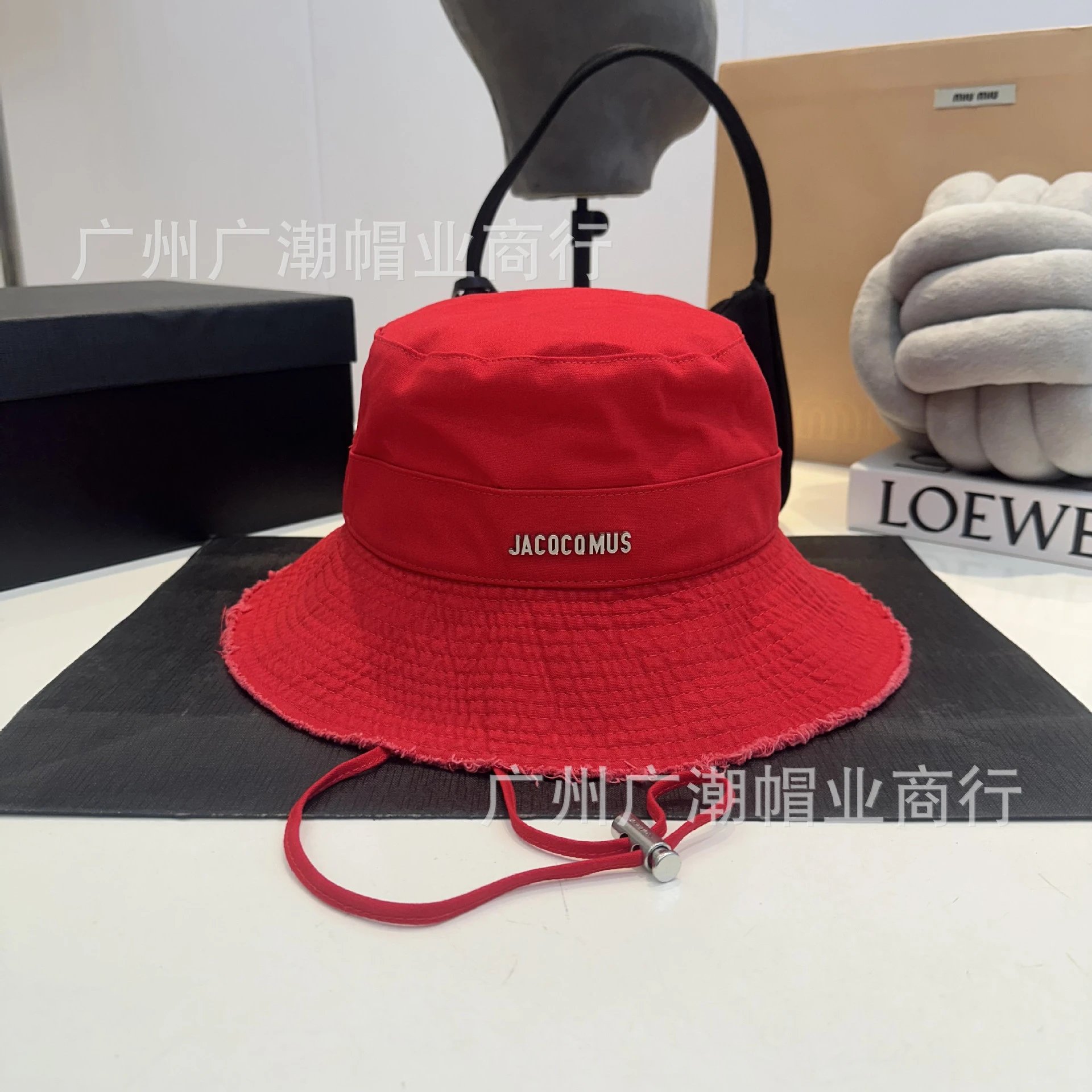 红色