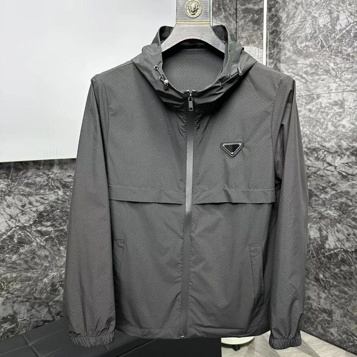 深灰（Breathable coat）