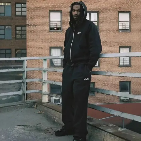 Cortóeiz Thermal-Lined Hoodie with Zip-Up Front