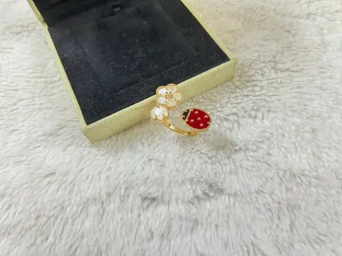 VCA Ladybug White Diamond Ring