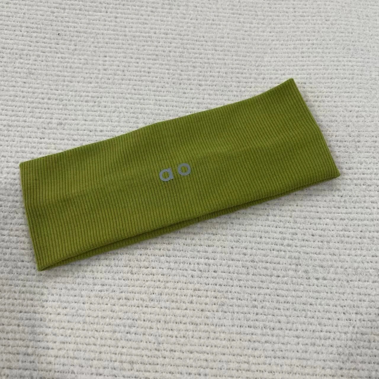 橄榄绿