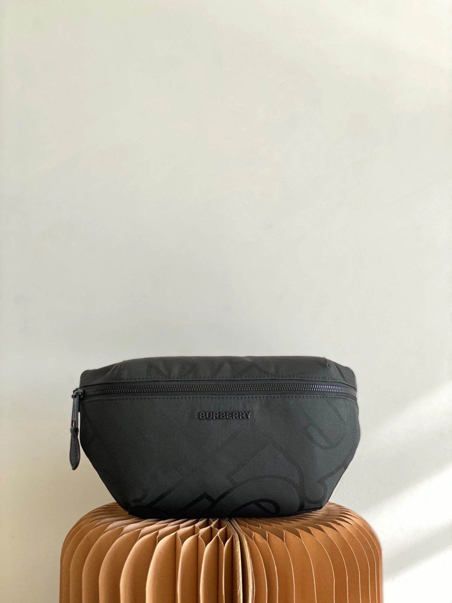 31 x 7.5 x 16 cm
