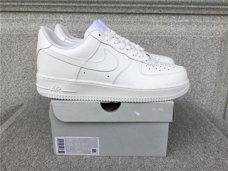 白色AF1