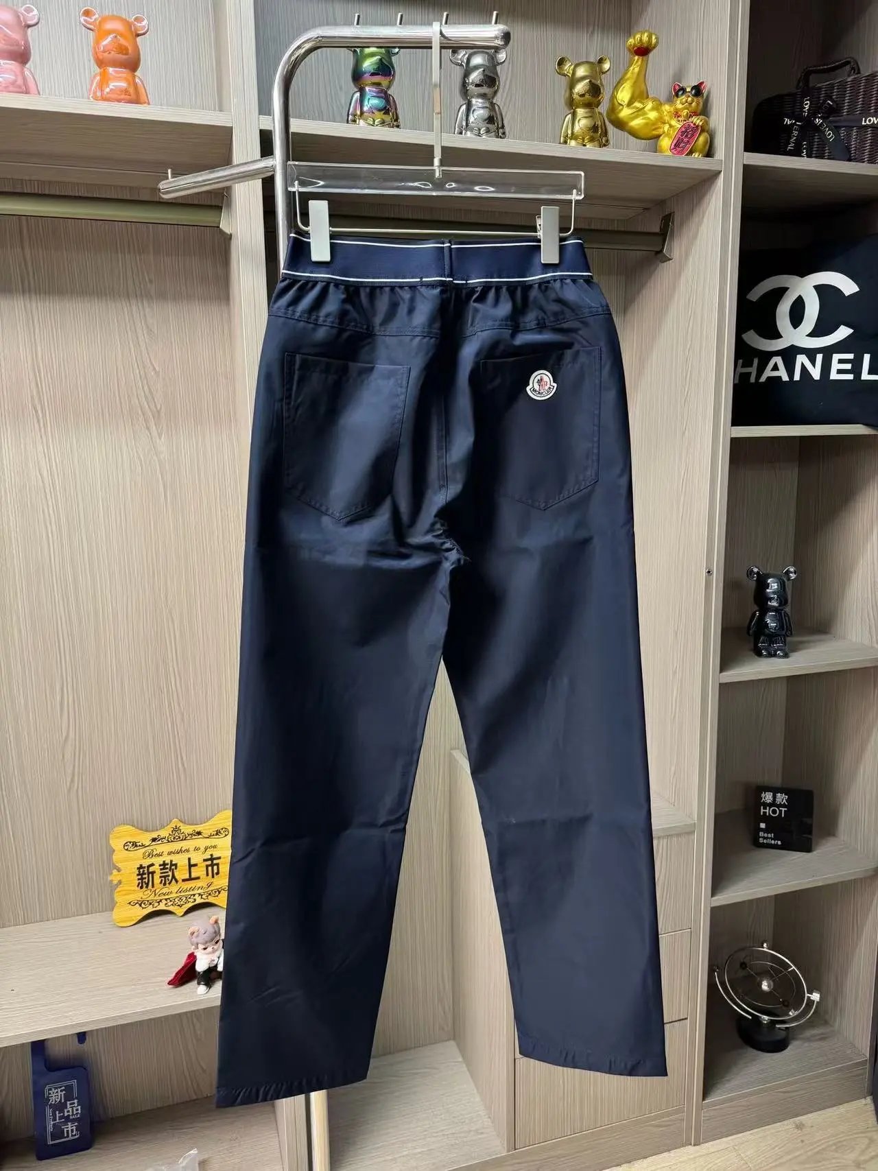 蓝色