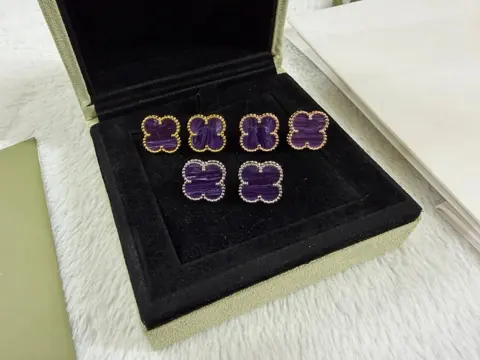 Four-Leaf Clover Stud Earrings in Violet