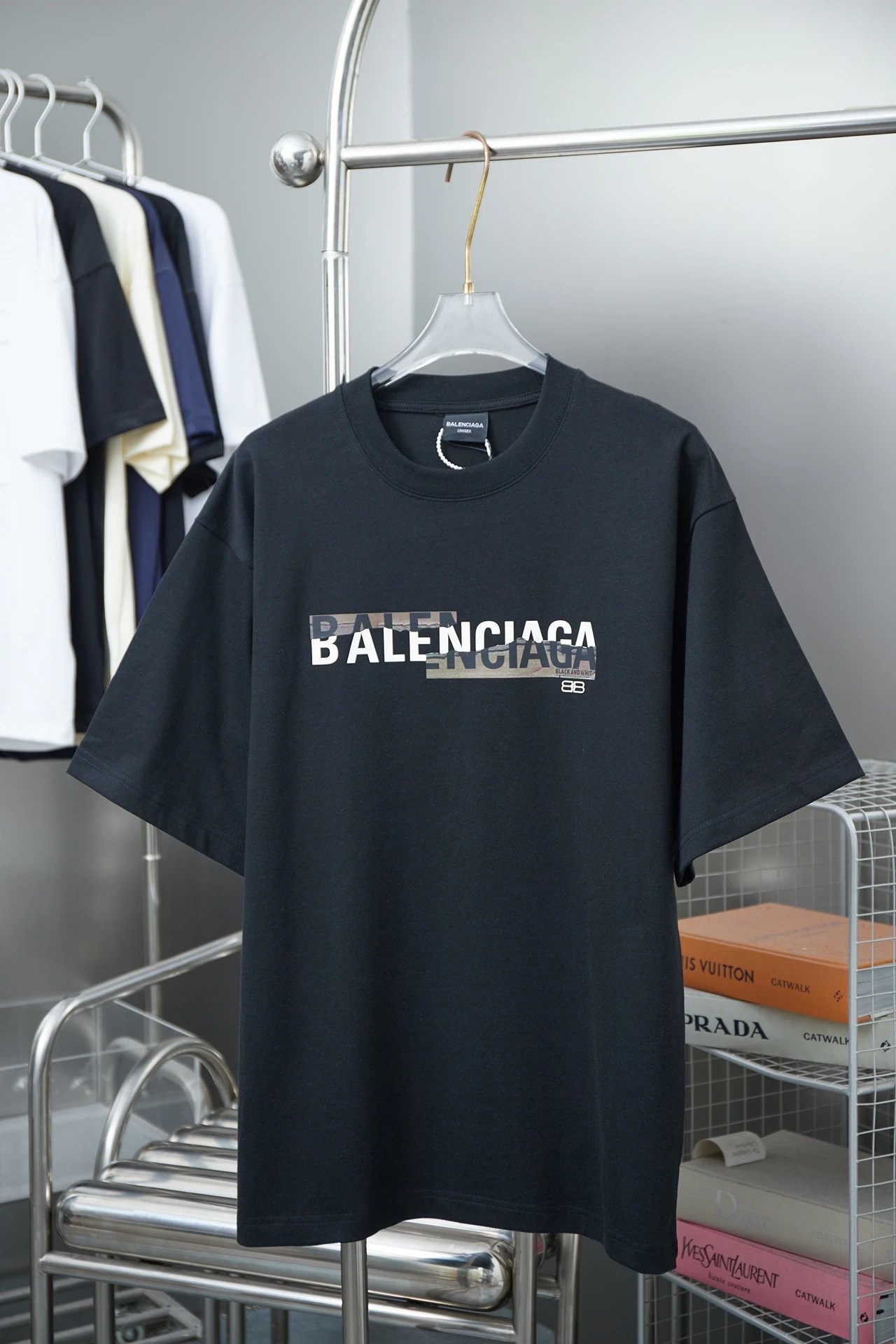 Balencia*ga