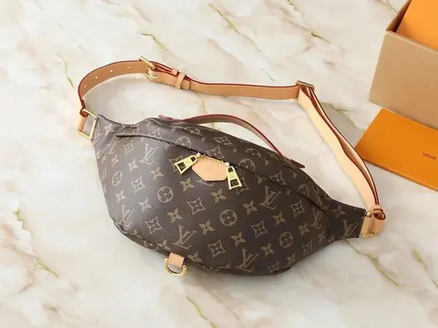 Louis Vuitton Monogram腰包