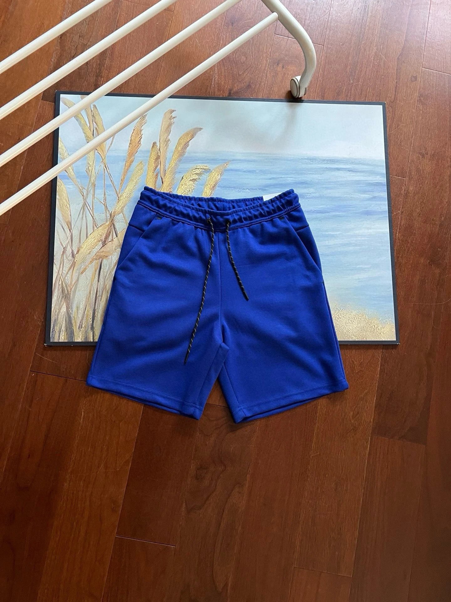 宝蓝色