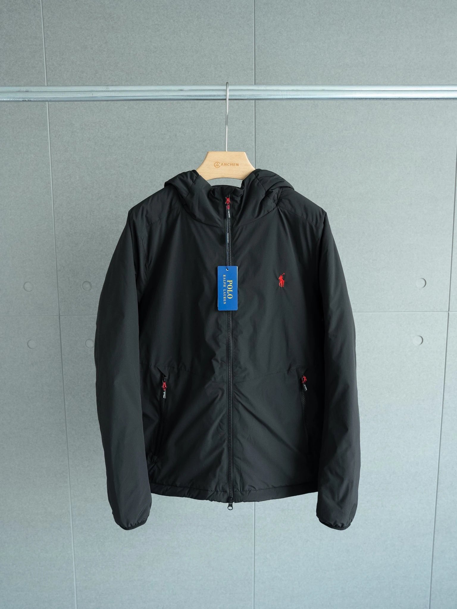 黑色  Black