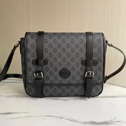 Gucci GG Supreme Messenger Bag