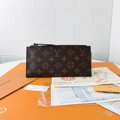 Louis Vuitton Monogram Zippy Wallet