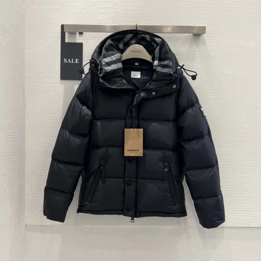 黑色  Black