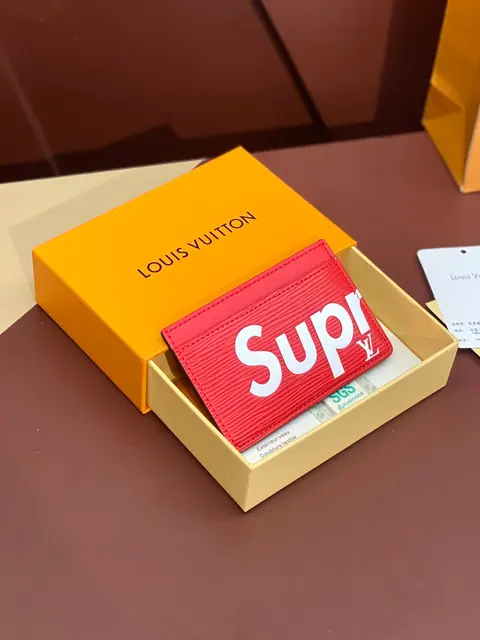 Louis Vuitton x Supreme Red Card Holder