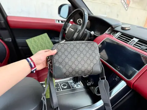 Gucci GG Supreme Crossbody Bag