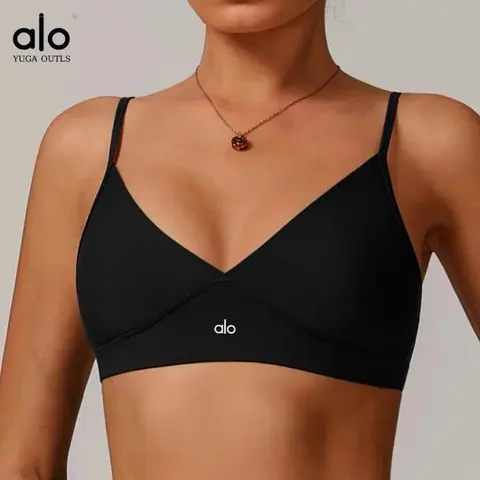 alo Yoga Outls Black Sports Bra