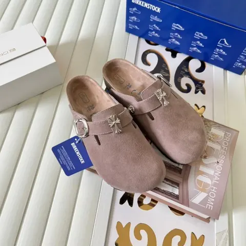 Birkenstock Boston Clogs in Taupe Suede