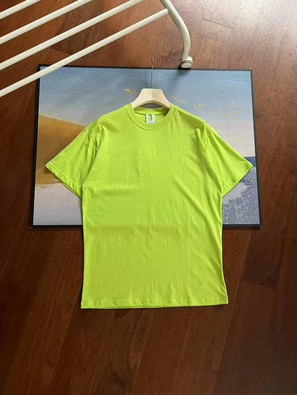 黄绿色