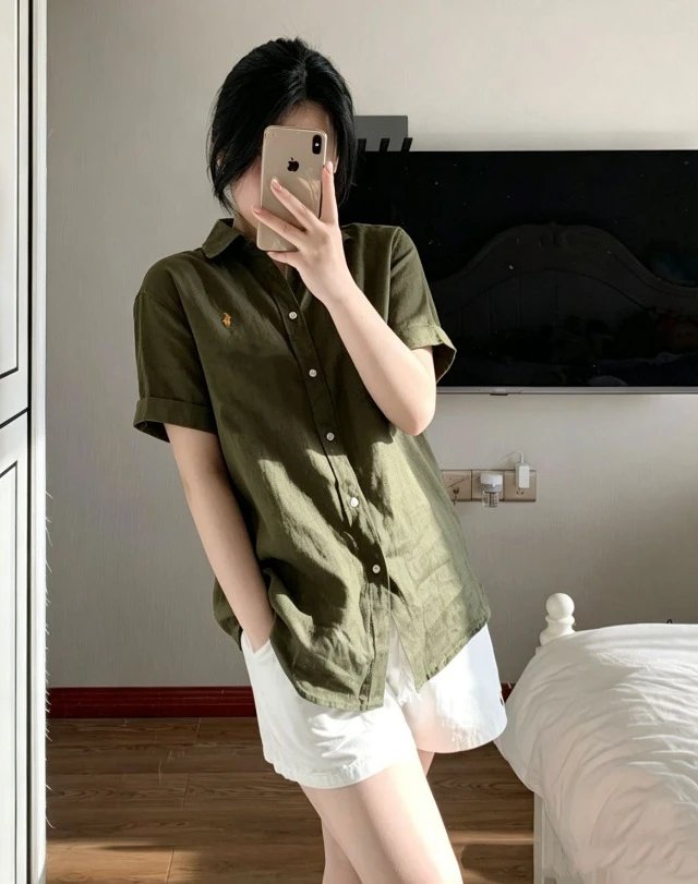 军绿色