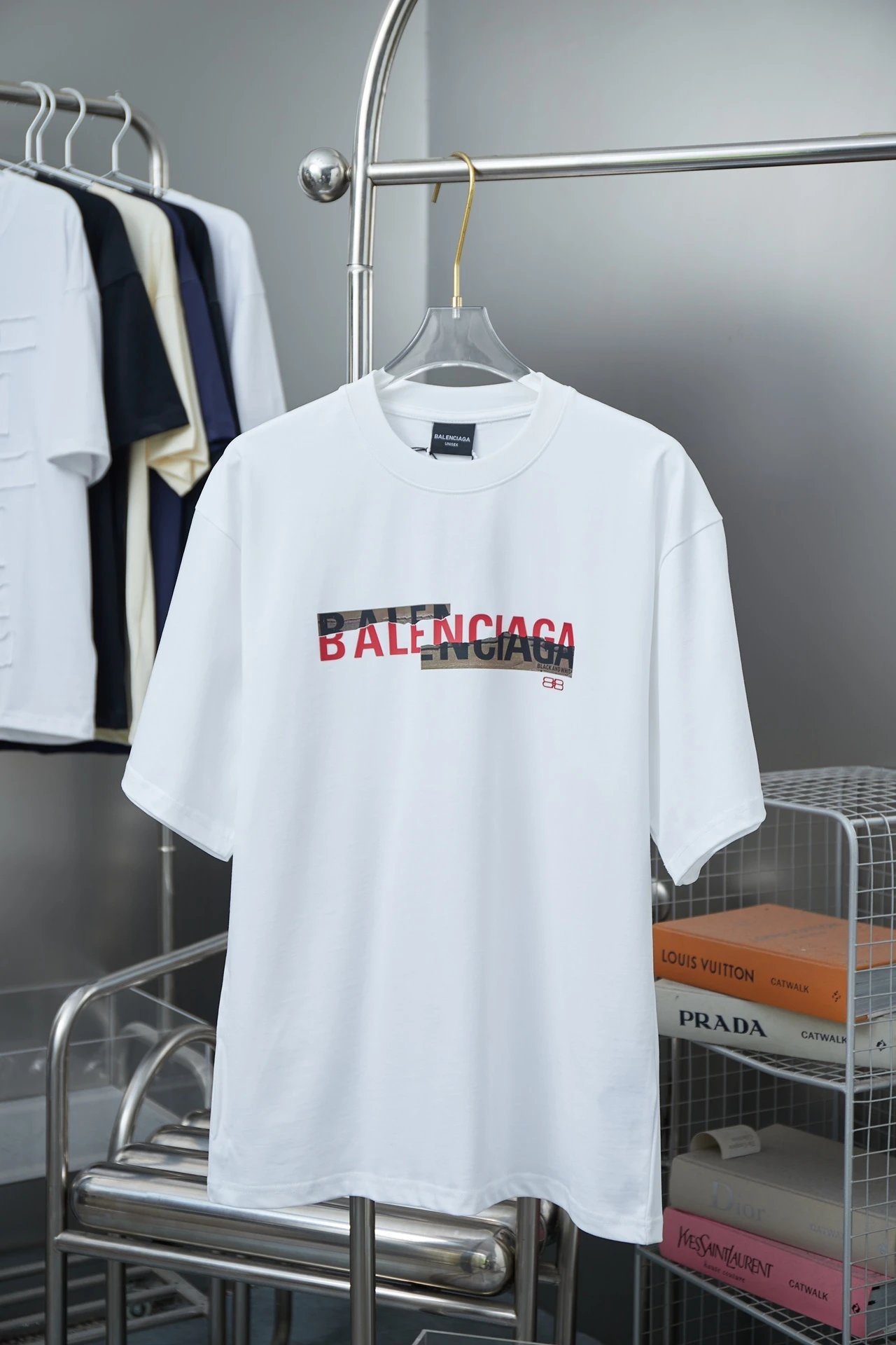 Balenciag*a