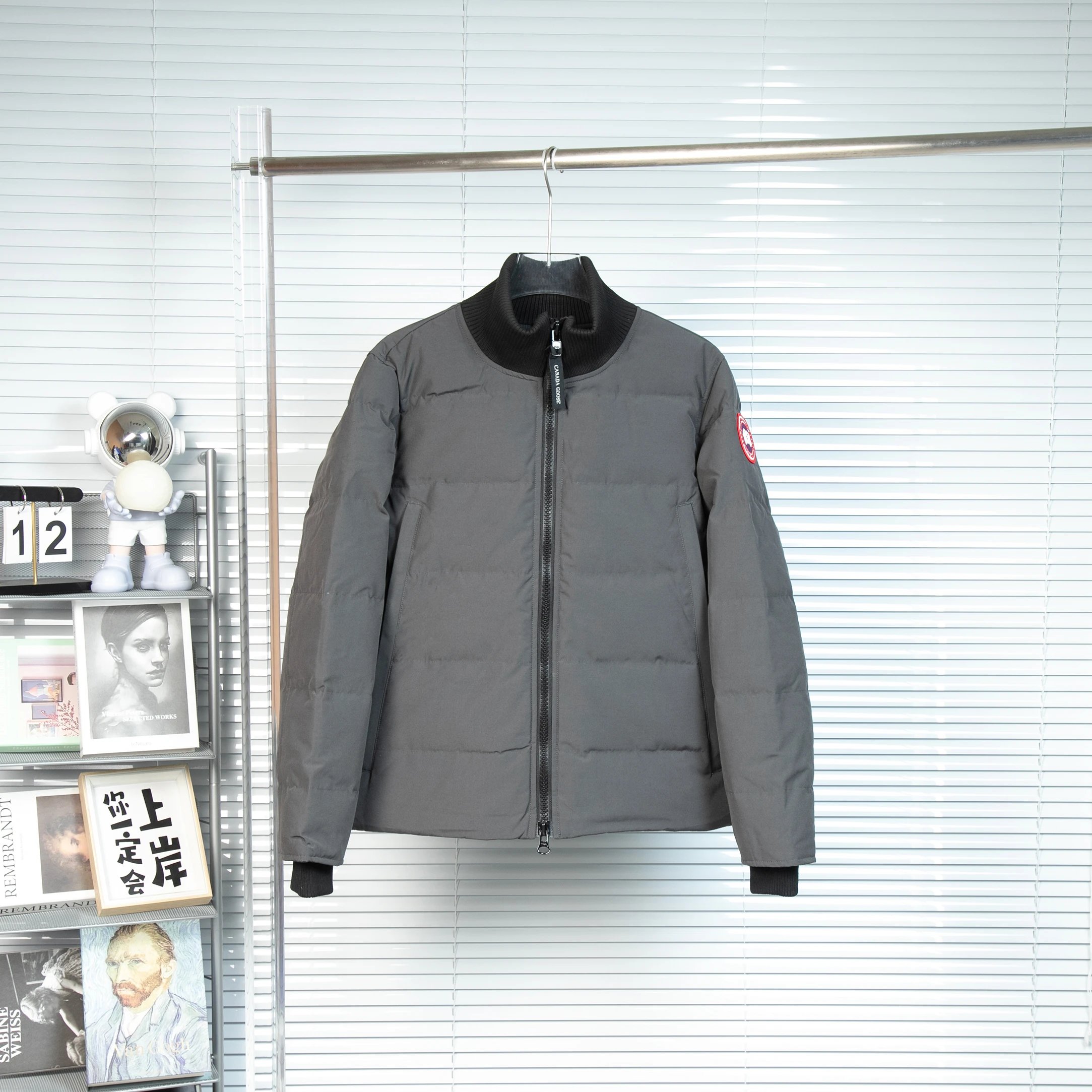 石墨灰 Graphite grey