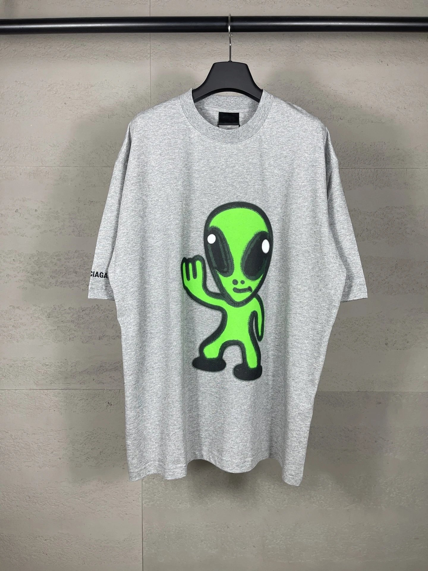 灰色