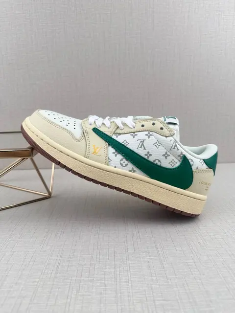 Louis Vuitton x Nike Dunk Low LV Monogram