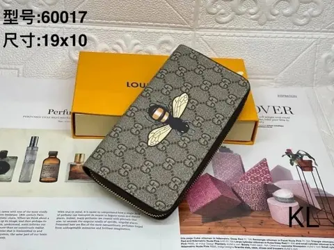 Gucci Bee Print Wallet with GG Monogram Pattern