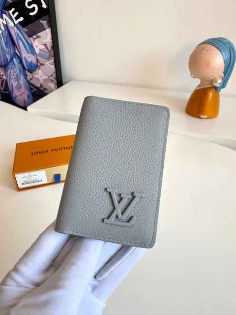 Louis Vuitton Grey Leather Card Holder