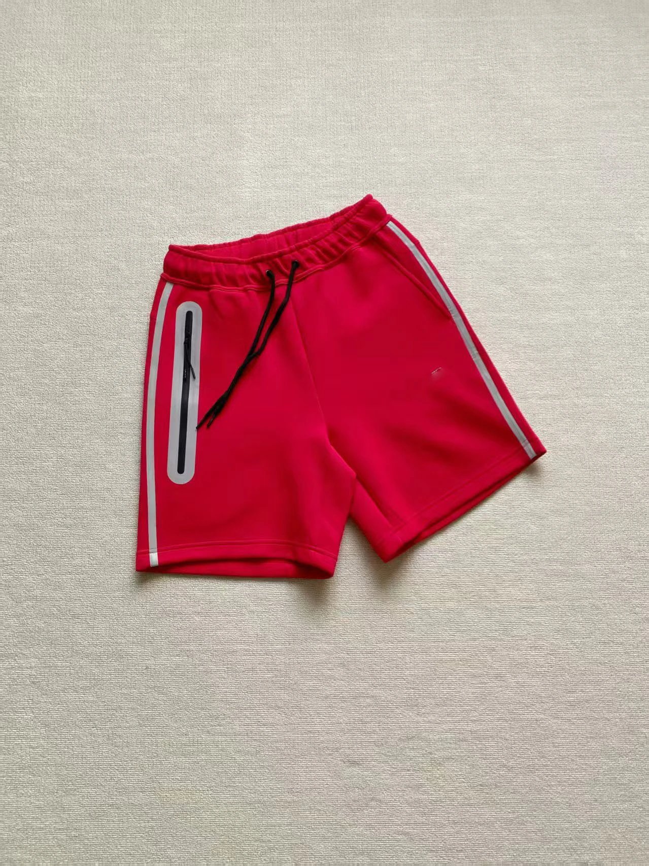 红色