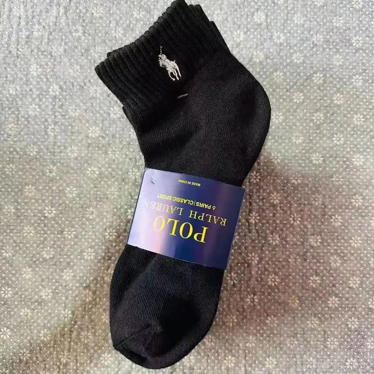 Six pairs of black mid-calf socks04