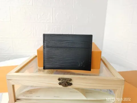 Louis Vuitton M62170 Epi Leather Card Holder