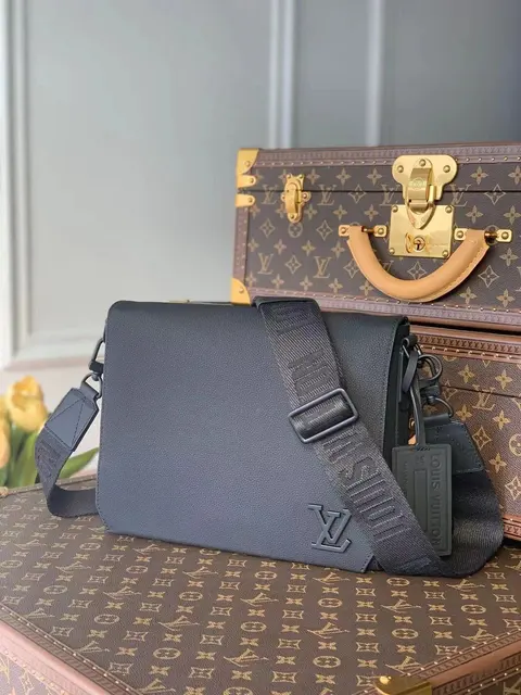 Louis Vuitton Black Leather Crossbody Bag