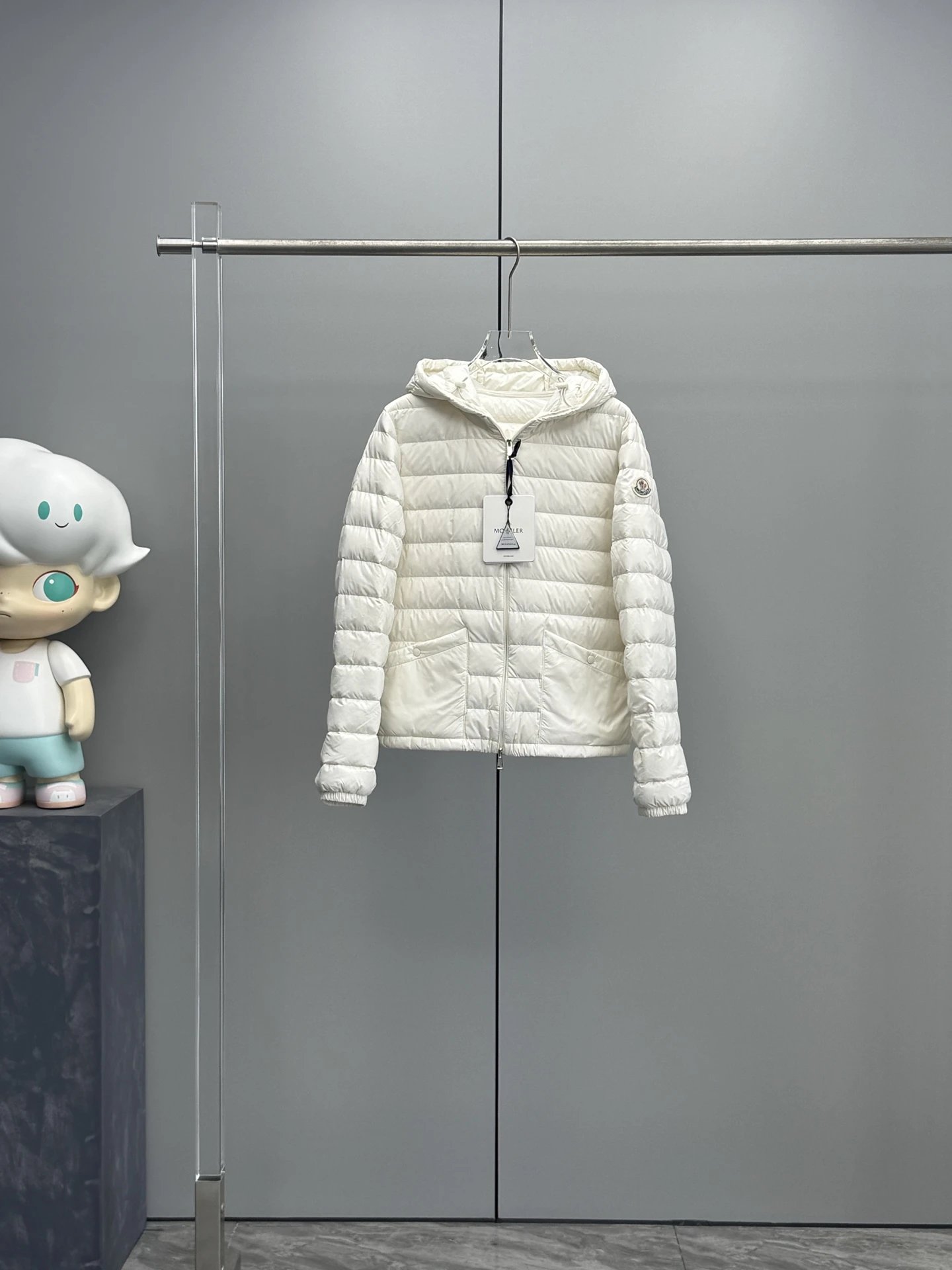 白色 White