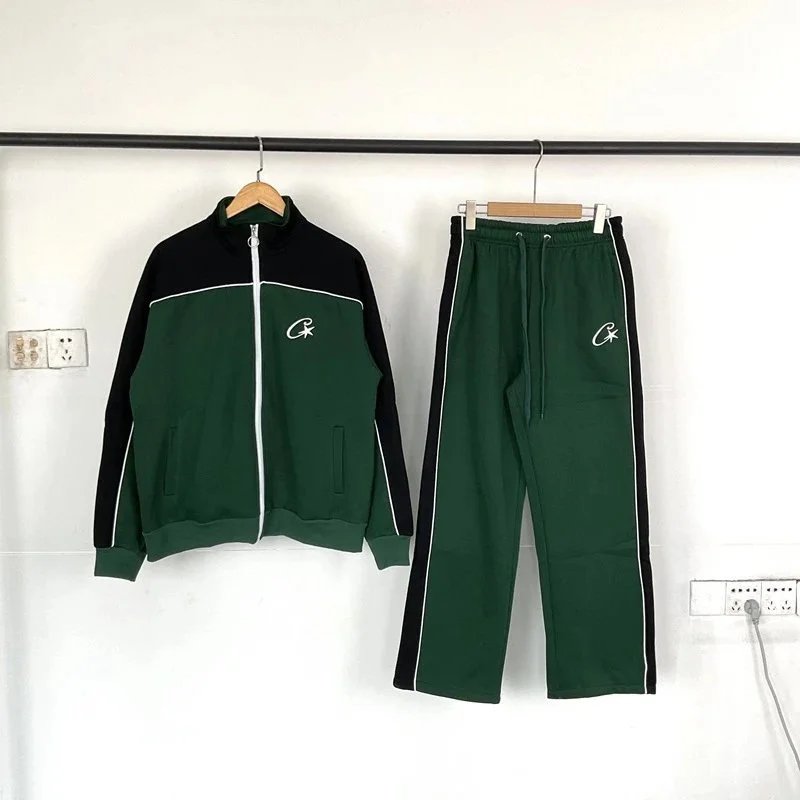 绿色套装