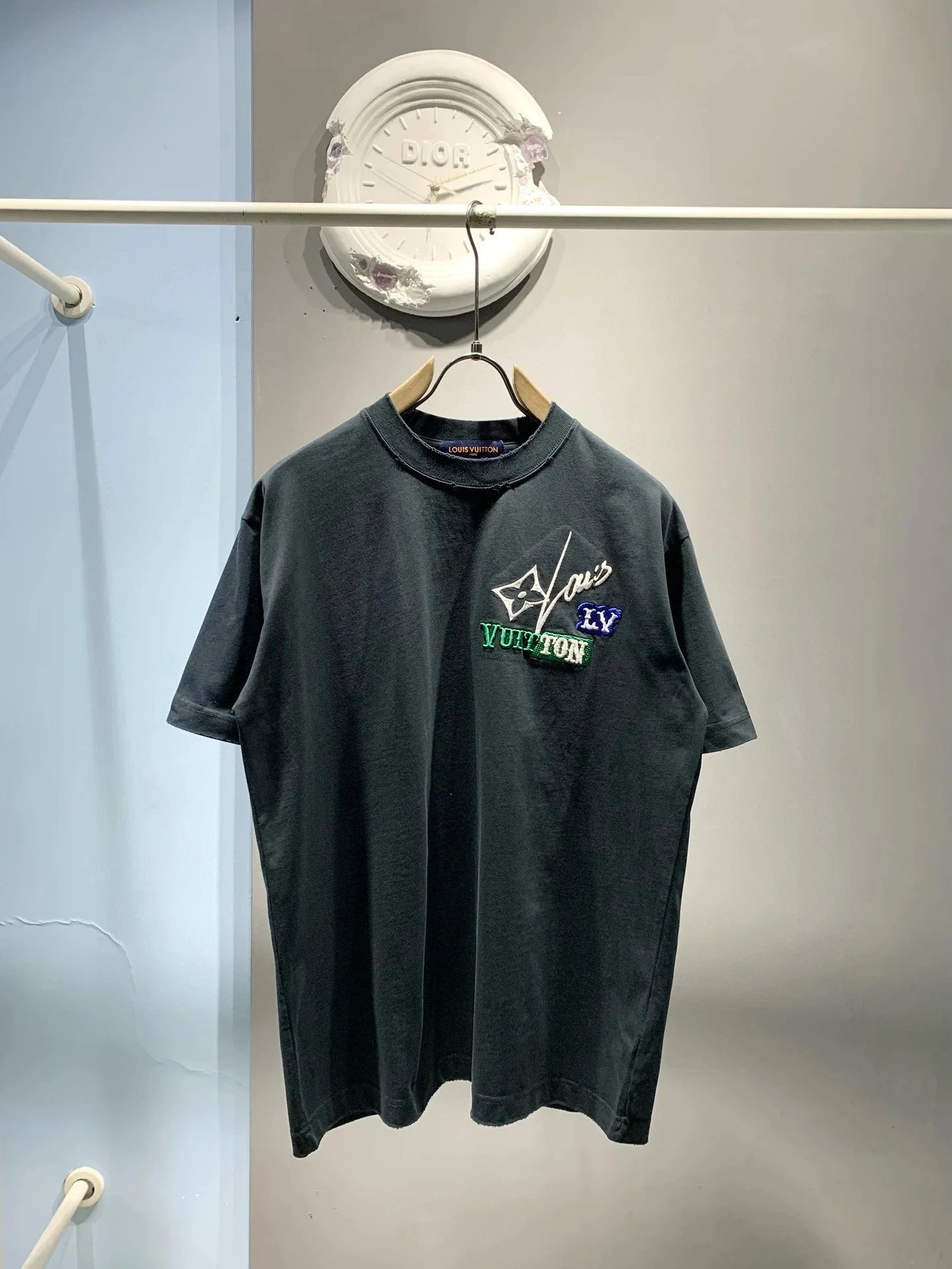 黑色 Black