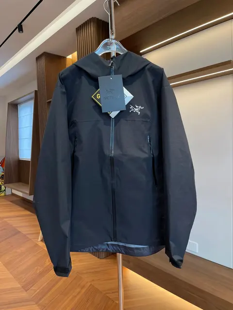 Arc'teryx Black Hooded Jacket